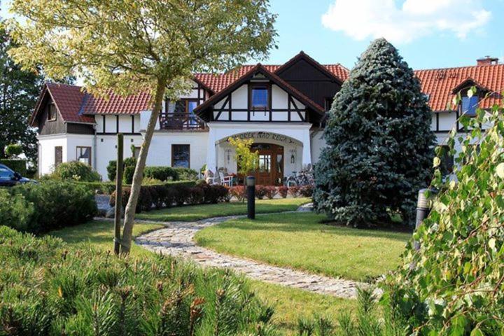 Dworek Nad Rega Resort 3*